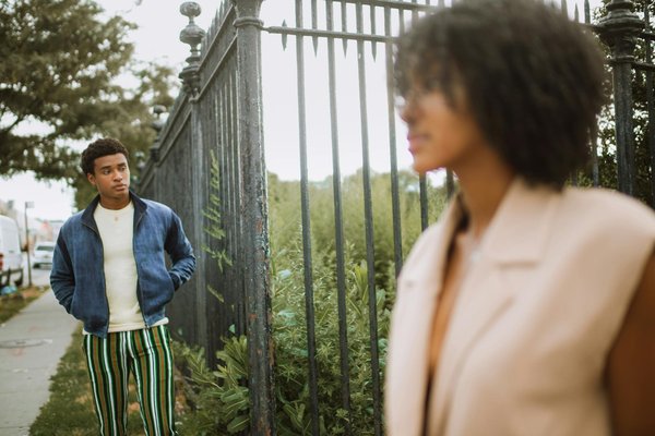 Découvrez les bagues en pierre verte : style et économies