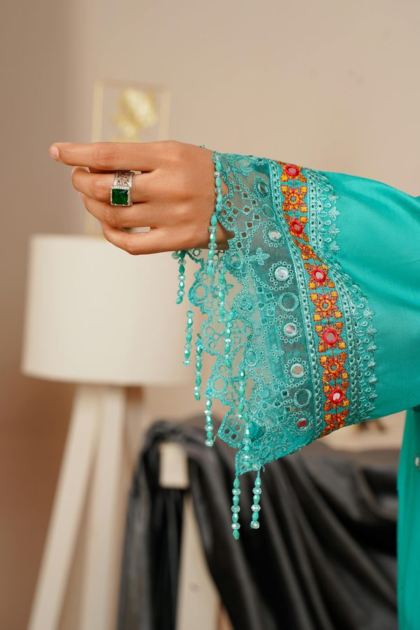 Découvrez les bagues en pierre verte : style et économies